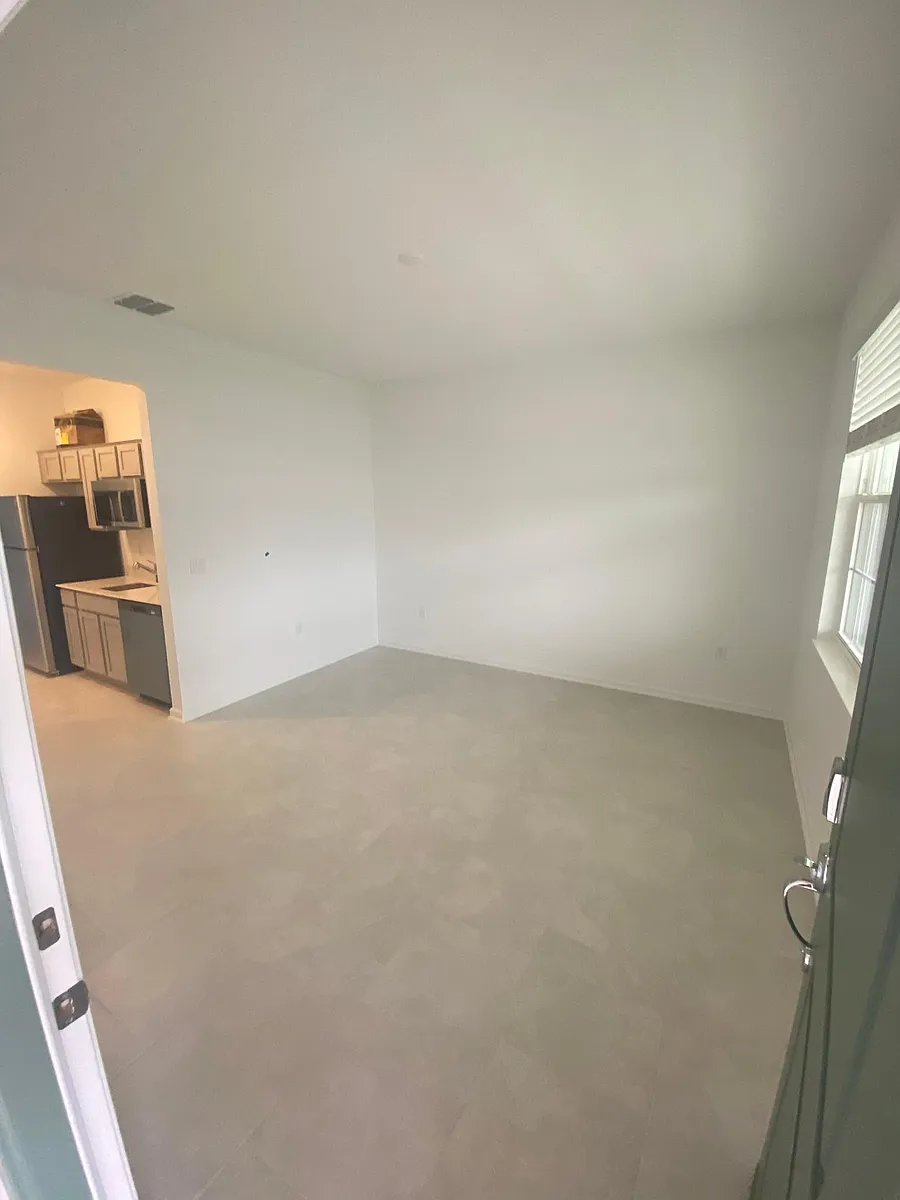 Building Photo - 3120 Blue Bonnet Ln #B