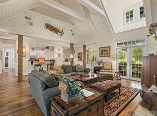 1043 Links Dr, Cullowhee, NC 28717