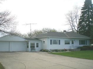 N1962 State Road 32, Oostburg, WI