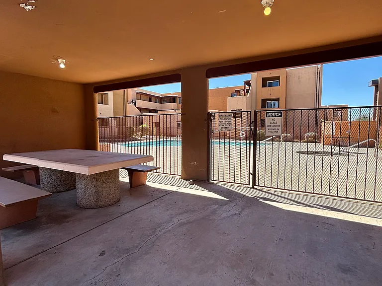 1810 E Blacklidge Dr #204 — Photo 15