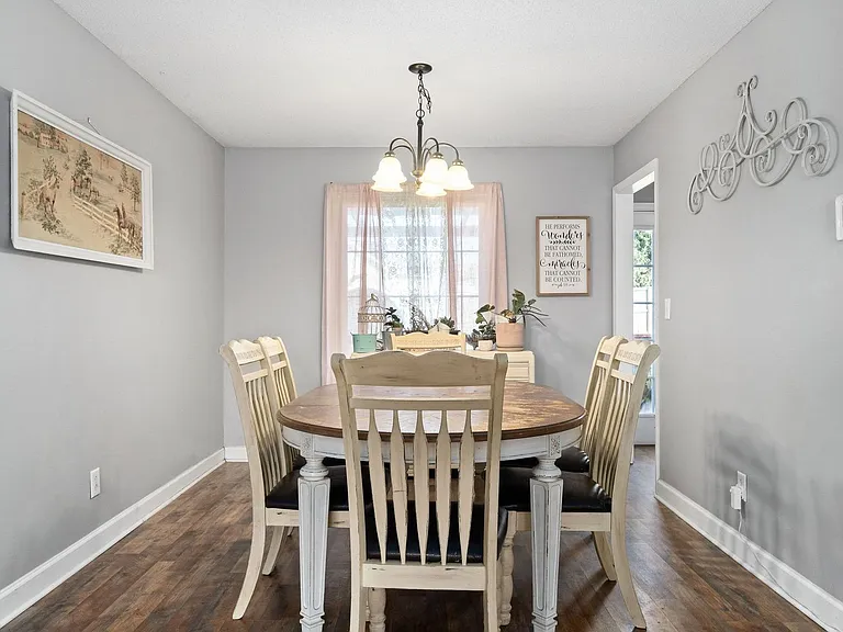 1898 Roscoe Dr — Photo 12
