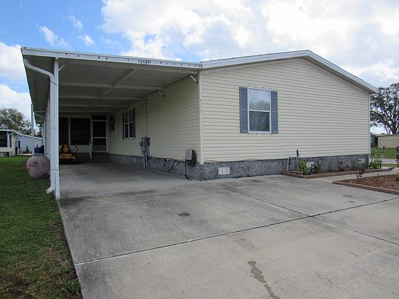3rd image of 3187 Carpenter Ln