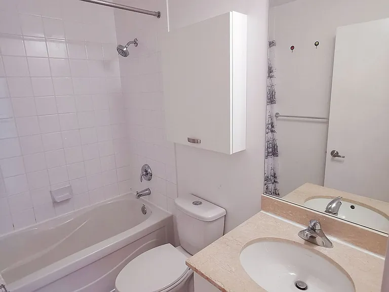 37 Grosvenor St #3308 — Photo 15