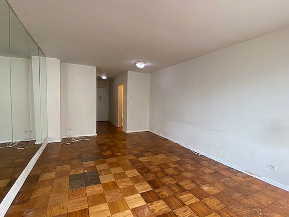 4th image of 300 W 55th St APT 15S