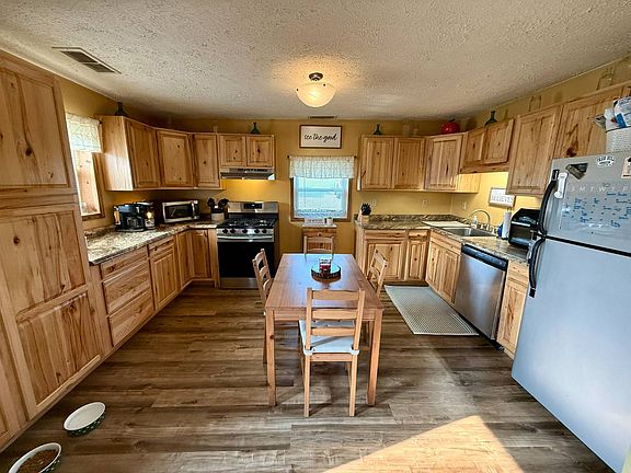2nd image of 504 Hollybrook Dr