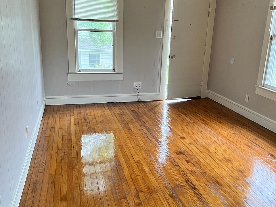 1st image of 403 N Laurent St #1/2