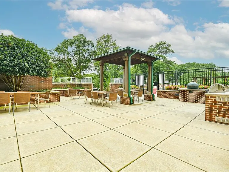 1820 Peachtree St #1002 — Photo 31