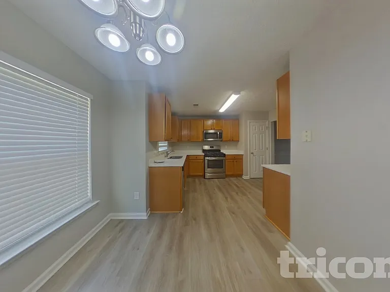 8292 Eastshore Dr — Photo 4