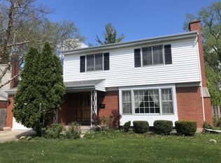 21 S Gibbons Ave, Arlington Heights, IL 60004