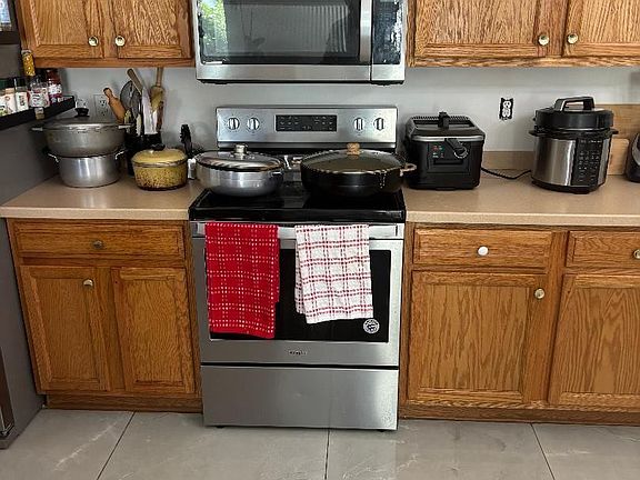 2nd image of 944 SW Delrio Boulevard