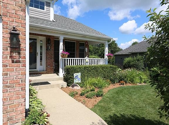 4th image of 929 Woodland Dr