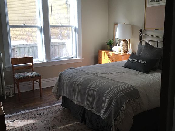 5th image of 572 Laurel Ave APT 1