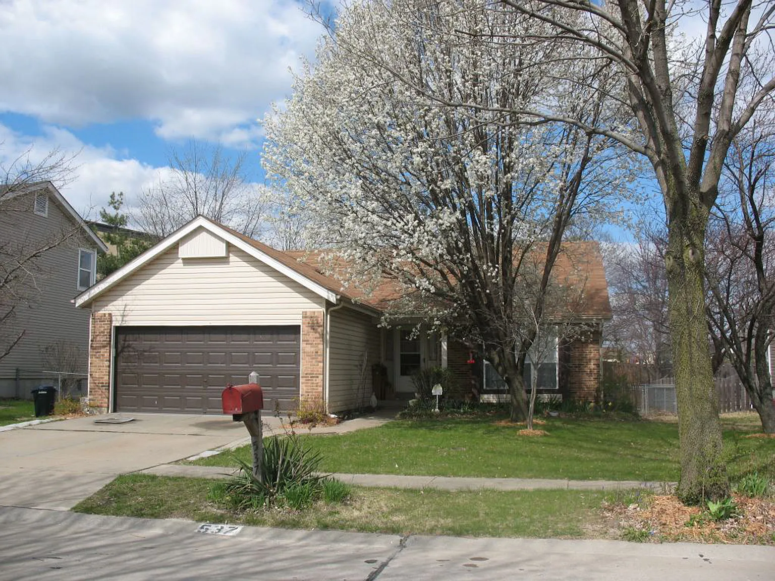 537 Rancho Ln photo 1