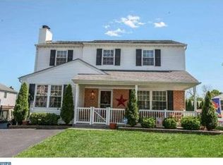 301 Greenbriar Ln, Havertown, PA 19083
