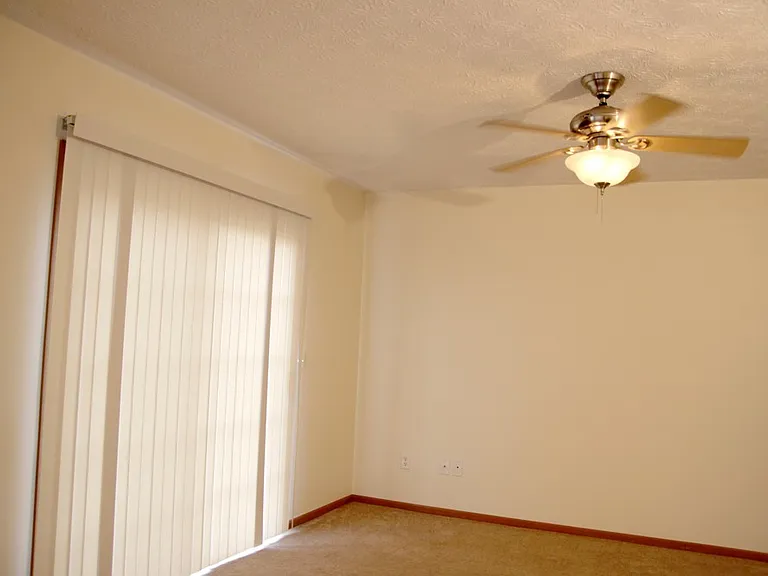 101 Brookside Dr — Photo 2