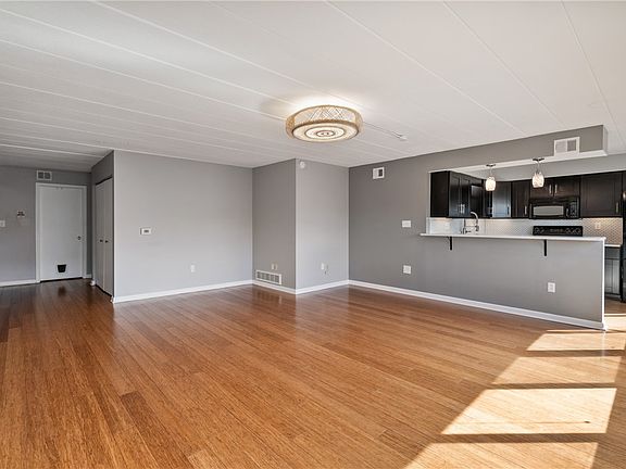 4th image of 333 S Highland Ave APT 502