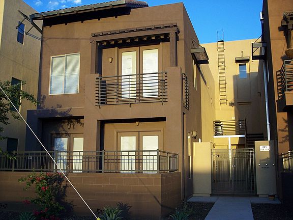 Never Lived In New Condo w/ 2car Garage