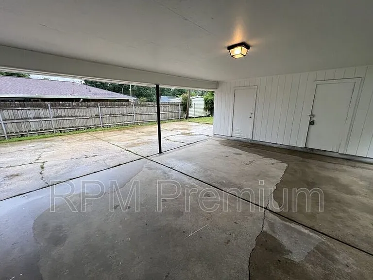464 Wilton Dr — Photo 43