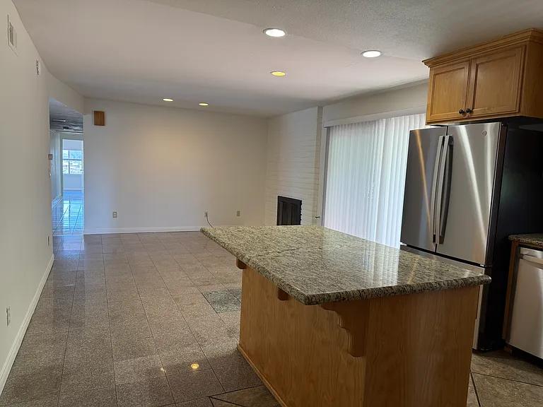 4933 Maiden Ln — Photo 3