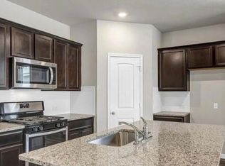 400 Barton Creek Ln, Hutto, TX 78634
