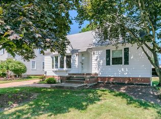 5843 Circle Dr, Mayfield Heights, OH