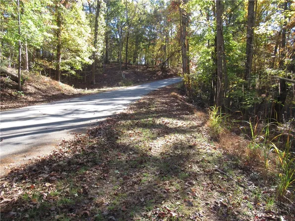 107 N Foxglove Rd, Westminster, SC 29693