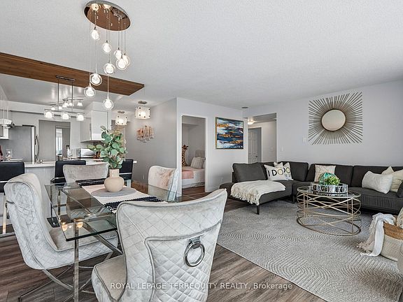 5th image of 18 Lee Centre Dr #906