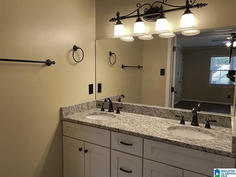 2608 Bridlewood Cir — Photo 10