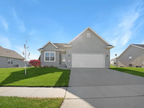 4607 Loren Dr, Cedar Falls, IA 50613