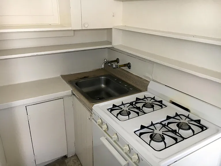 1915 4th Ave #9 — Photo 12