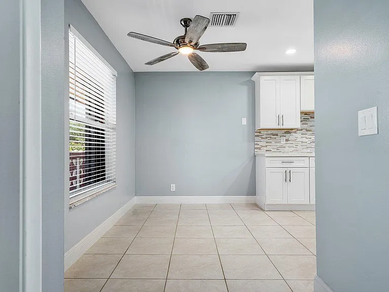 1740 NW 19th Ter #204 — Photo 28