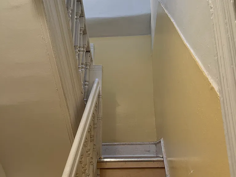 2255 N Park Ave #2A — Photo 3