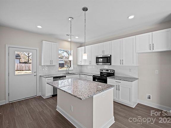 5th image of 508 Oliver St