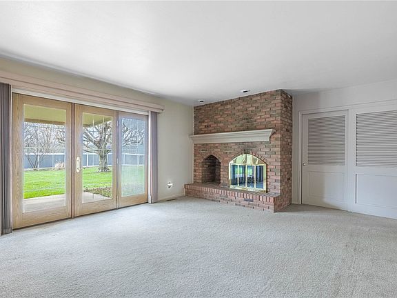 3rd image of 538 W Alex Bell Rd