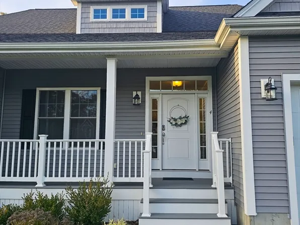 4 Sabrinas Way, Dartmouth, MA 02747