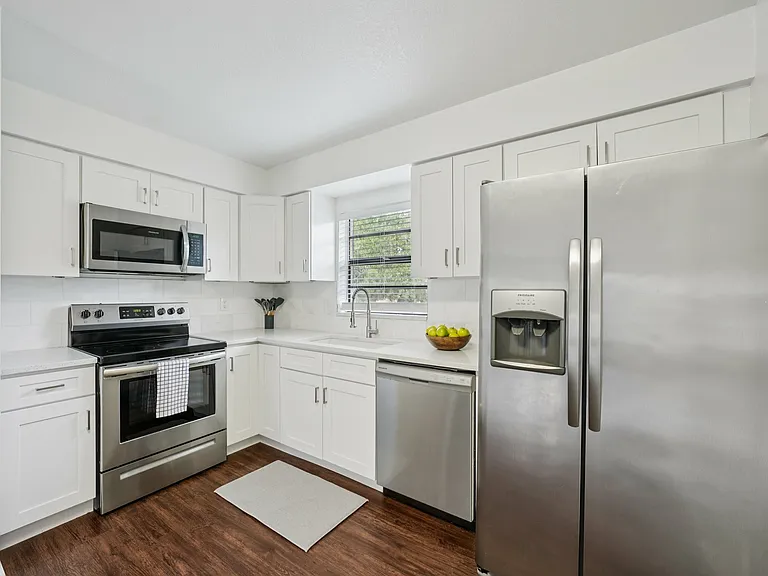 Gandy Parkside Apartments — Photo 22