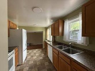 5th image of 2314 W Forest Ave