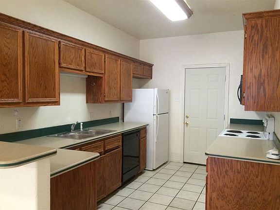 4th image of 1218 Wood Ave #B