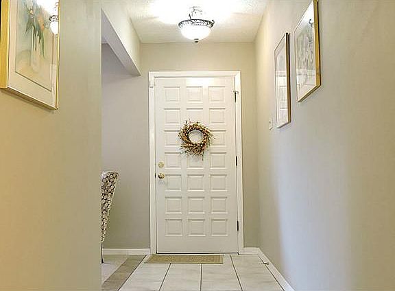 3rd image of 305 Skyway Ln