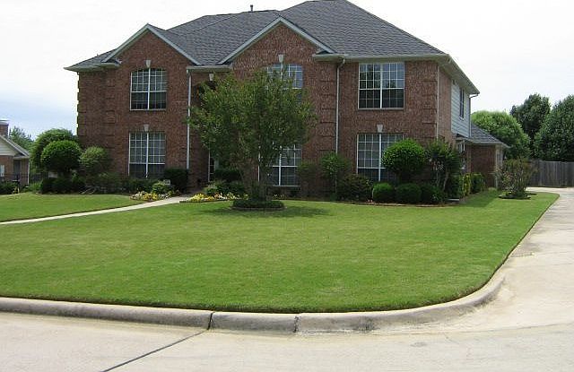 1st image of 922 Dove Creek Trl