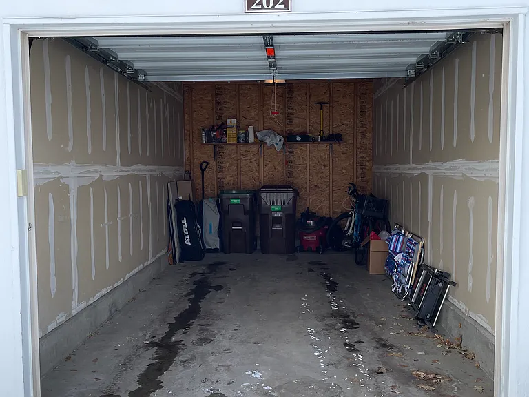 2215 Owens Ave #202 — Photo 31