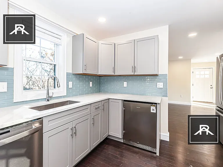 50 Caldwell Rd — Photo 4