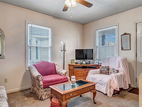 3rd image of 5657 Leona St