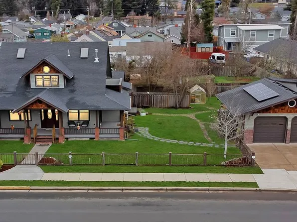 1306 S 4th St, Cottage Grove, OR 97424