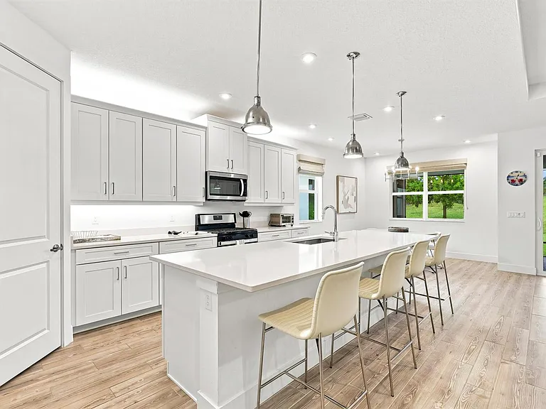 11724 SW Aquila Way — Photo 10