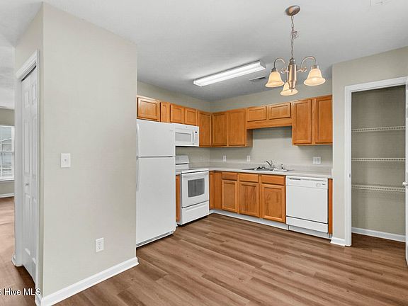 5th image of 108 Pete Jones Dr Unit 6