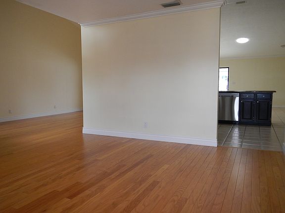 Formal Dining to Kitchen