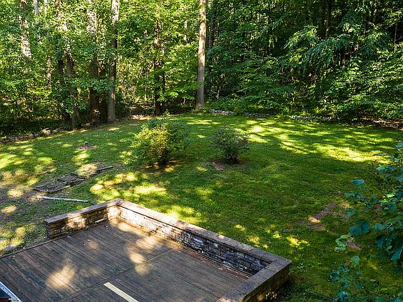5th image of 1300 Thomas Oaks Dr