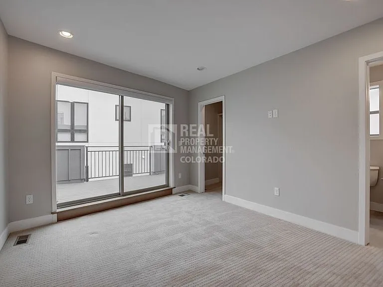 1227 N Perry St — Photo 26