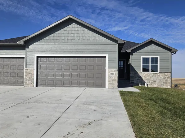 720 W 24th Cir, Wahoo, NE 68066